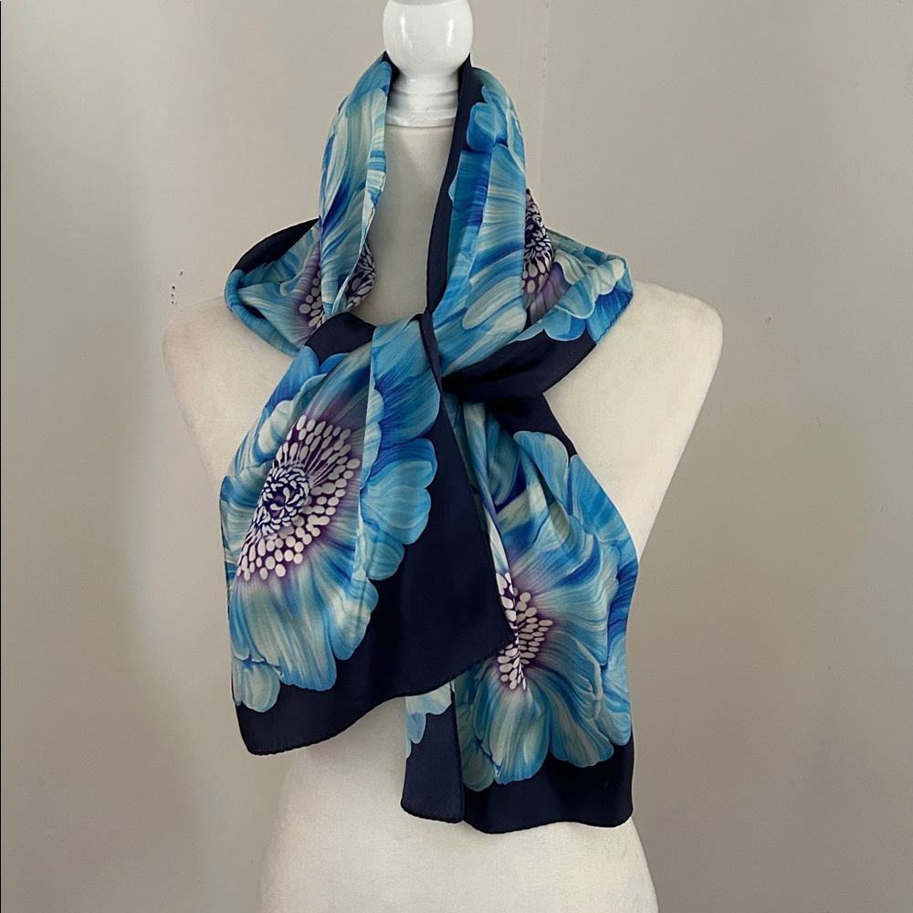 Vintage Oscar de la Renta Blue and Purple Floral Silk Scarf - Picture 4 of 6